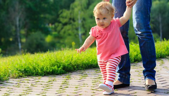 child learning to walk